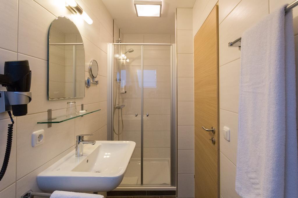 Landhotel Graetz Emmering  المظهر الخارجي الصورة
